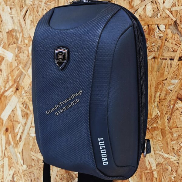 Mochila / Bolsa Tiracolo - Padrão Carbono - Grande Qualidade